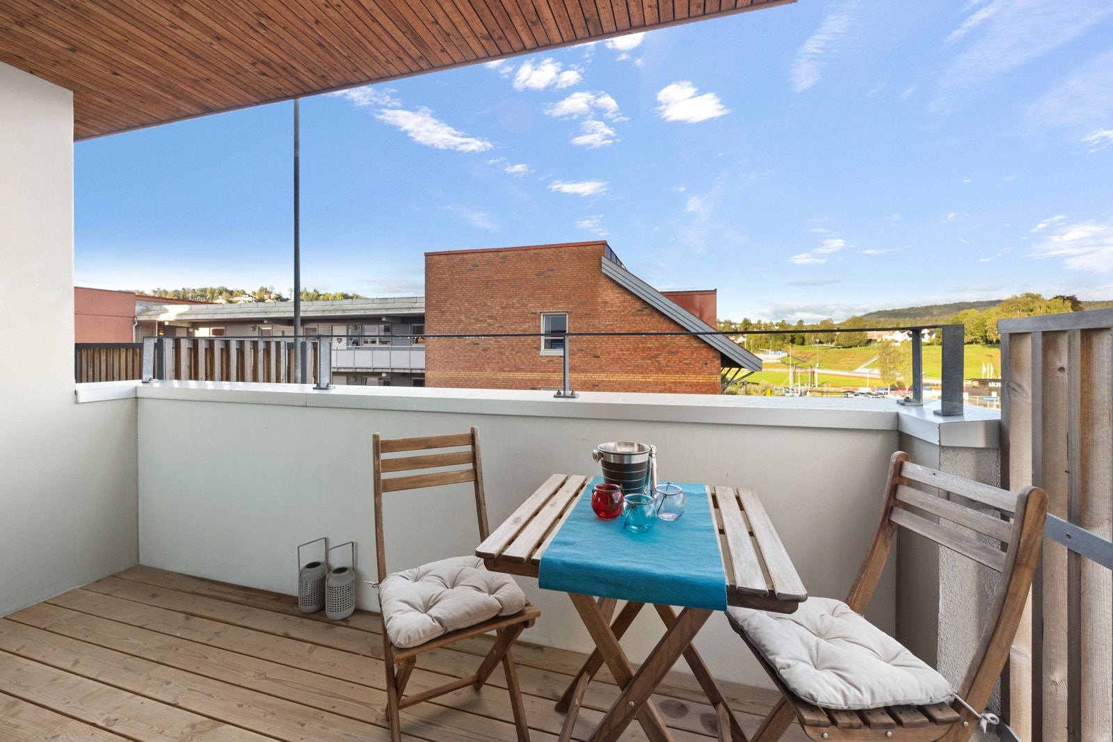 5 kvm balkong med ettermiddag/kveldssol Galleribilde