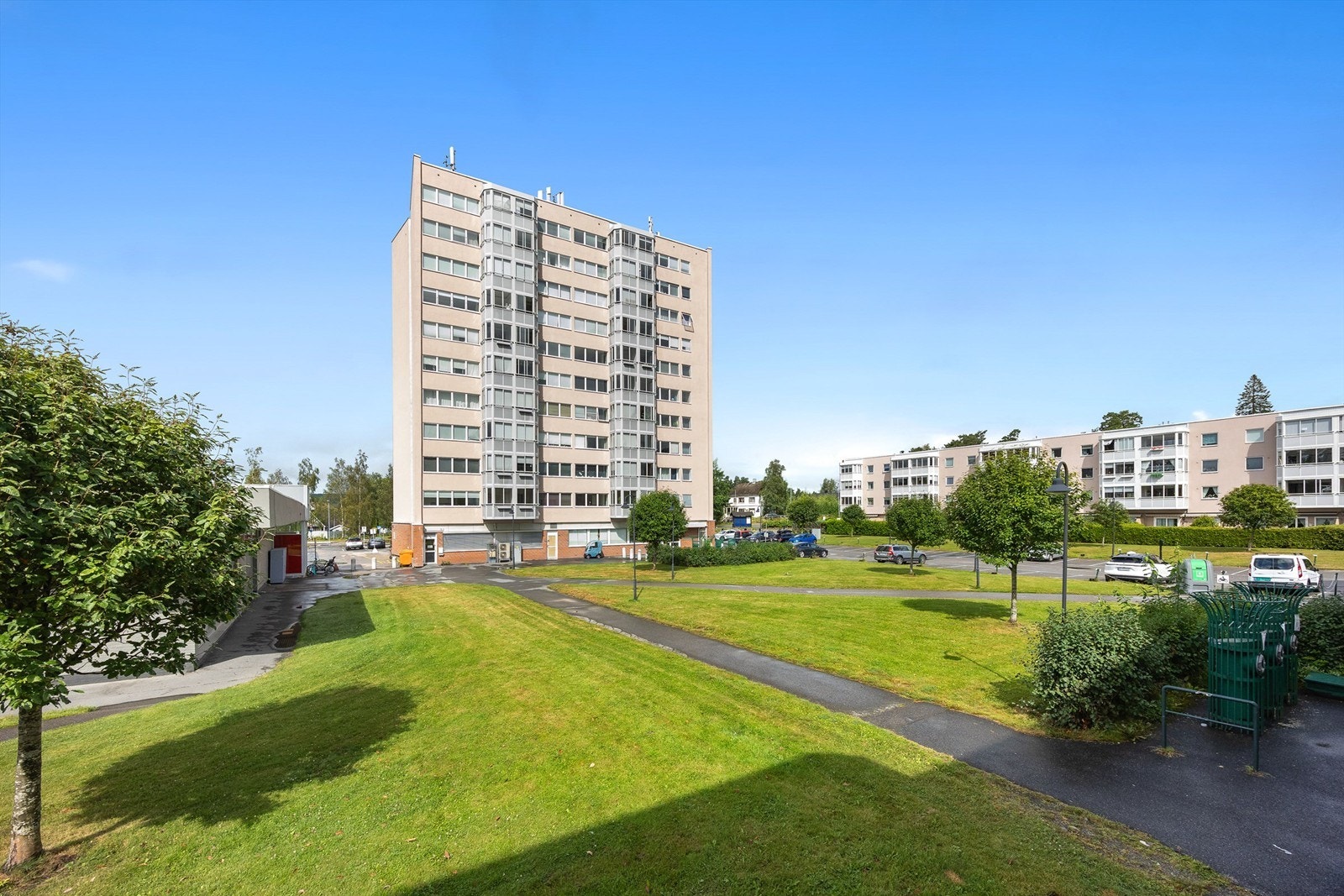 Slik ser blokka ut utenfra, med praktisk inngangsparti. Galleribilde