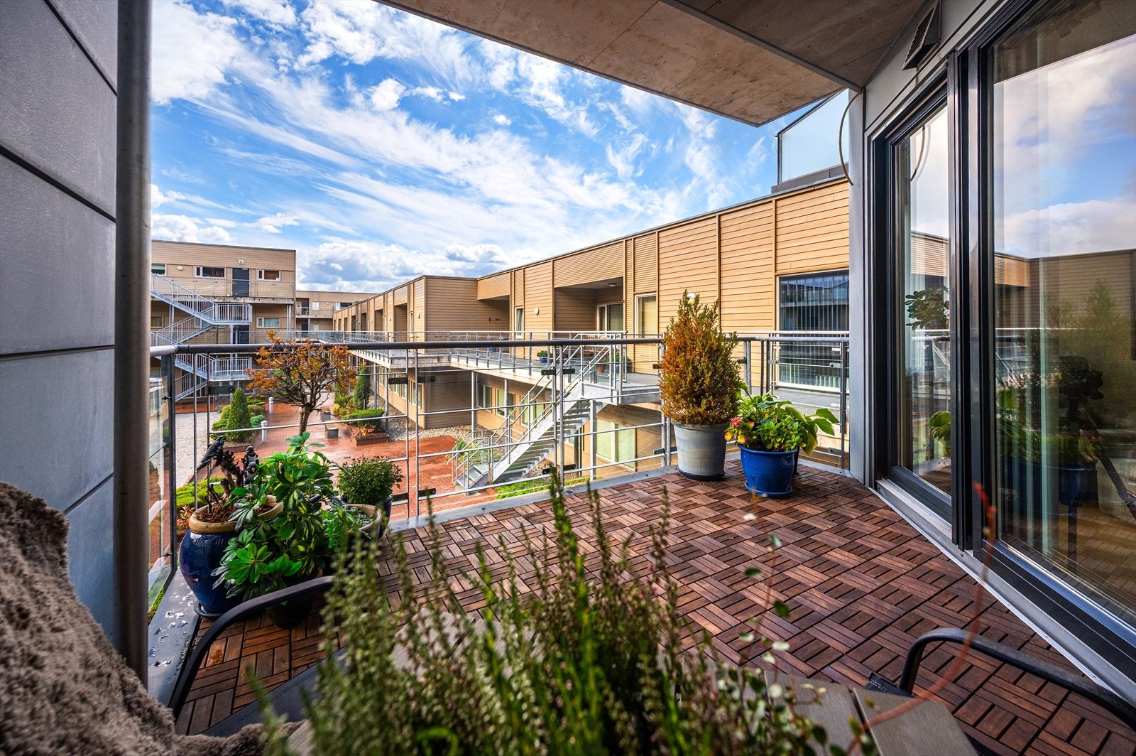 Leiligheten har en stor og flott balkong med gode solforhold. Galleribilde