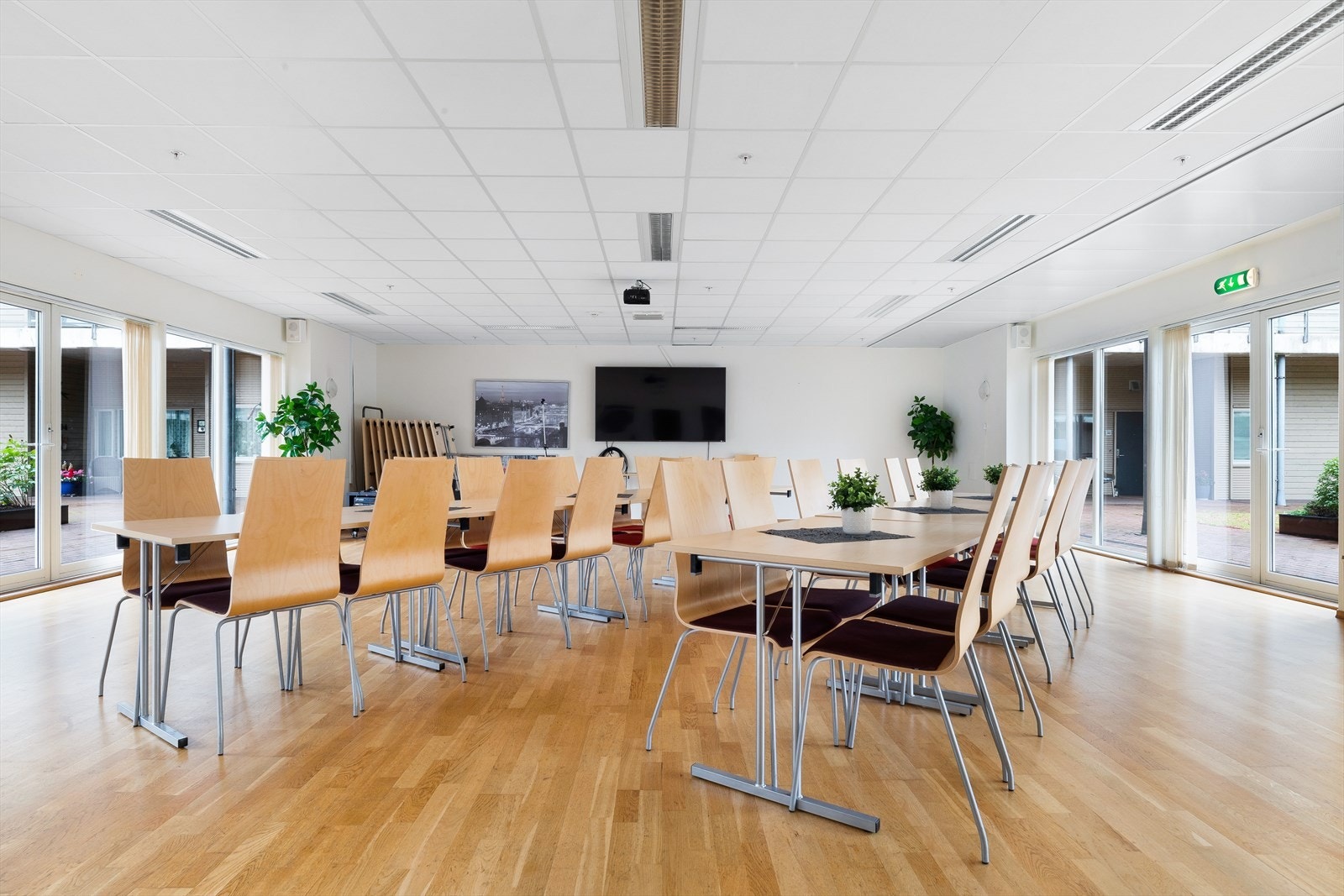 Felleslokale for leie. Galleribilde