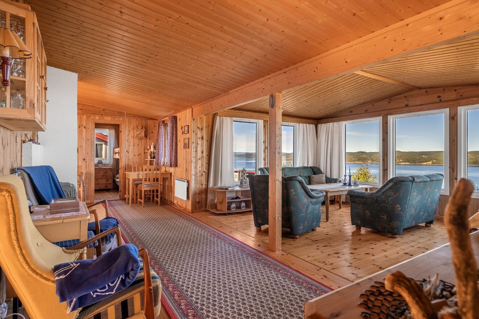 Fin planløsning med åpen stue/kjøkkenløsning Galleribilde