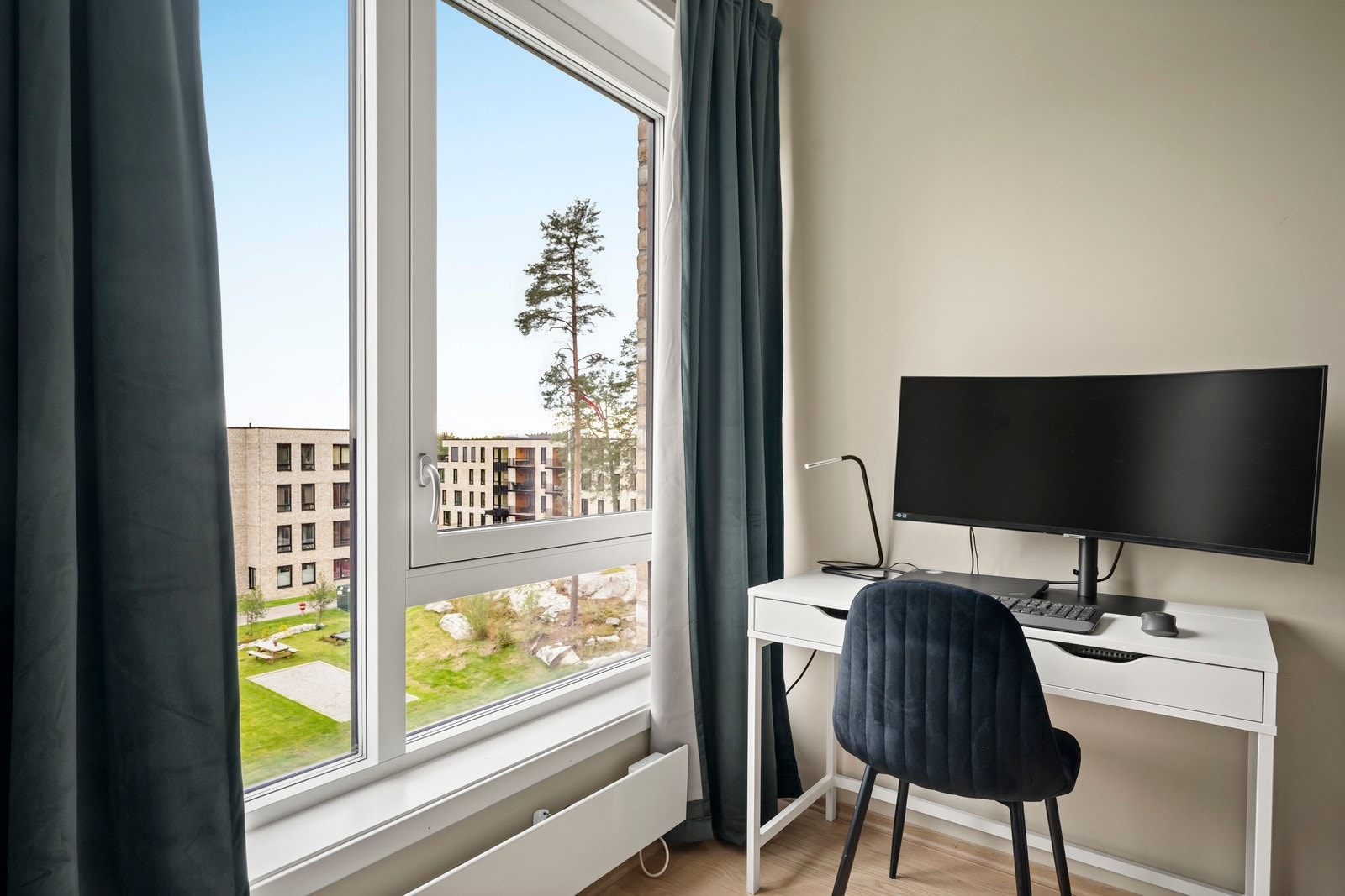 Store vinduer sørger også her for rikelig med lys inn. Galleribilde