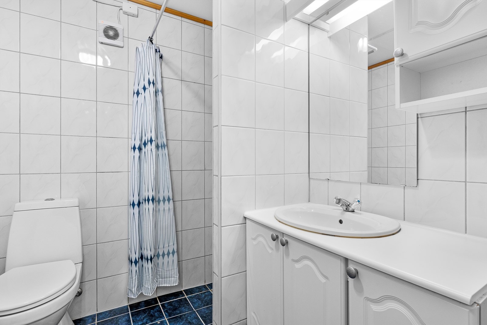 Bilde tatt i 2019. Leiligheten fremstår i dag uendret, men med noe mer bruksslitasje. Galleribilde