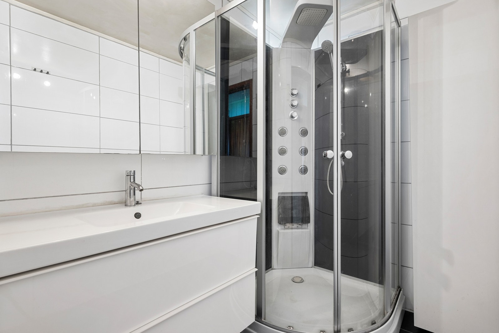 Badet er på 3,5m². Galleribilde