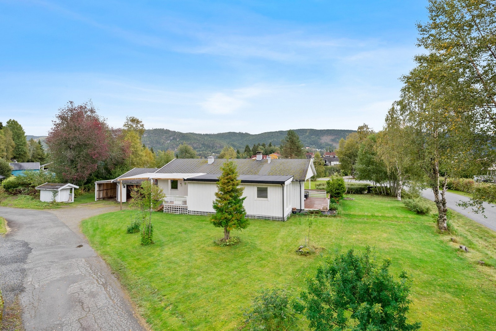 Tomten er på totale 1.337kvm og er fint planert. Galleribilde