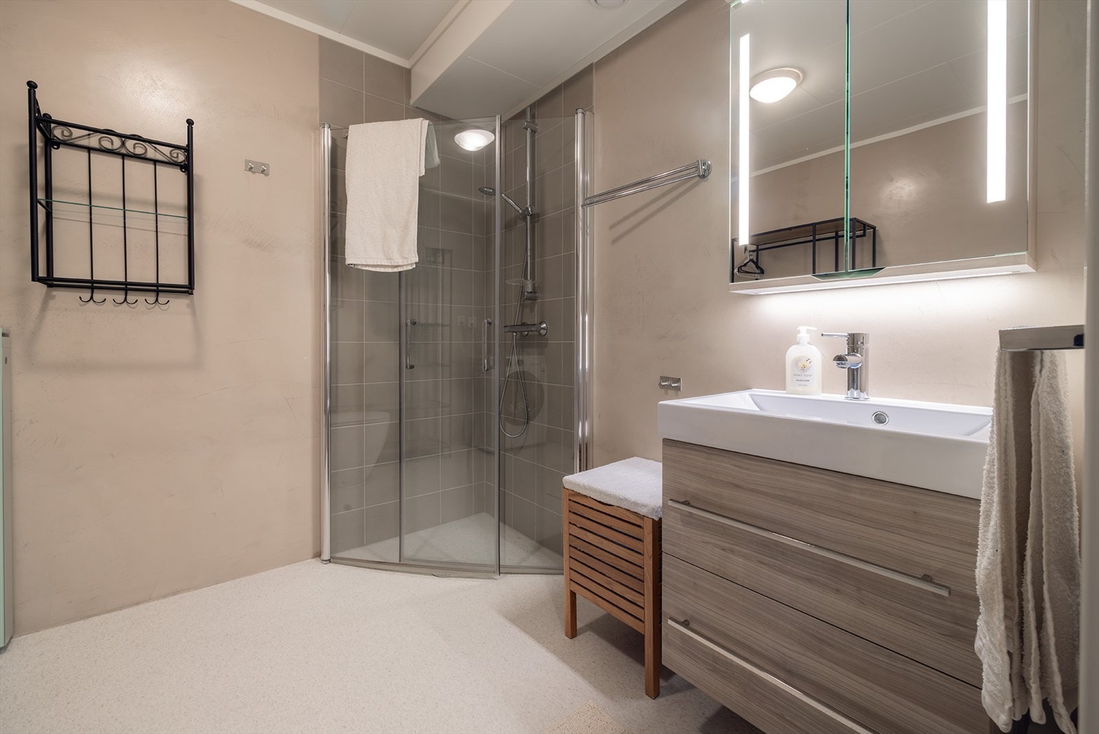 Varmekabler i gulvet. Galleribilde