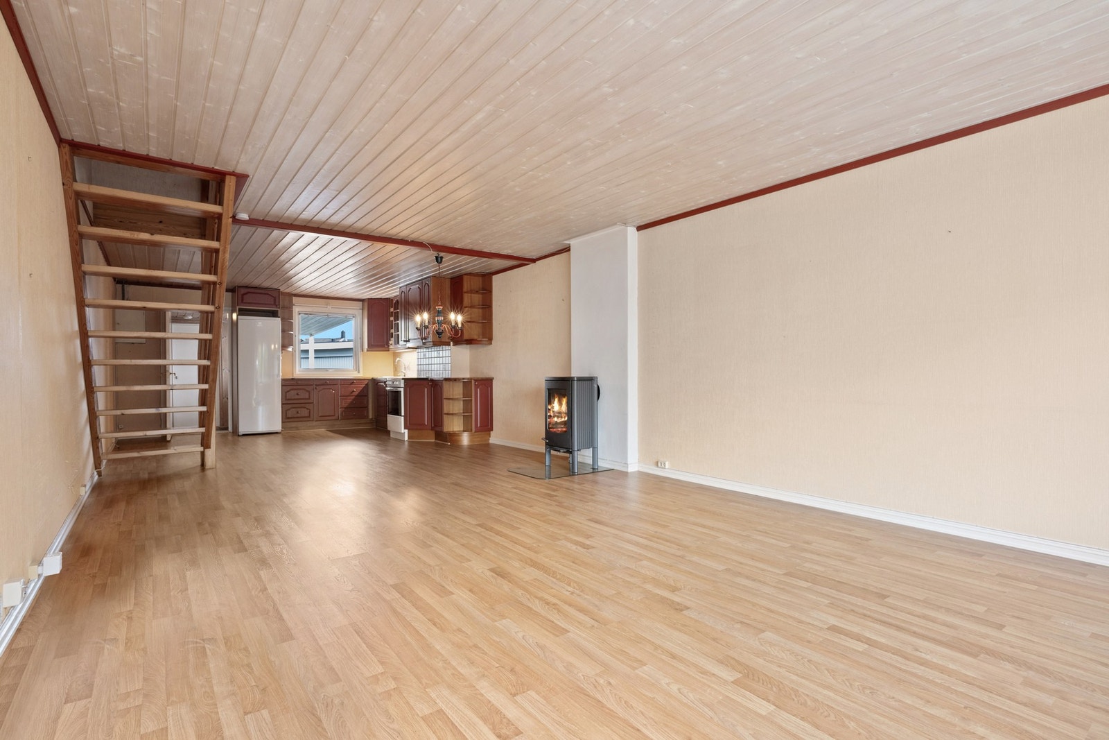 Dette er en bolig med stort potensial, men hvor det må påregnes oppgraderinger og vedlikehold. Galleribilde