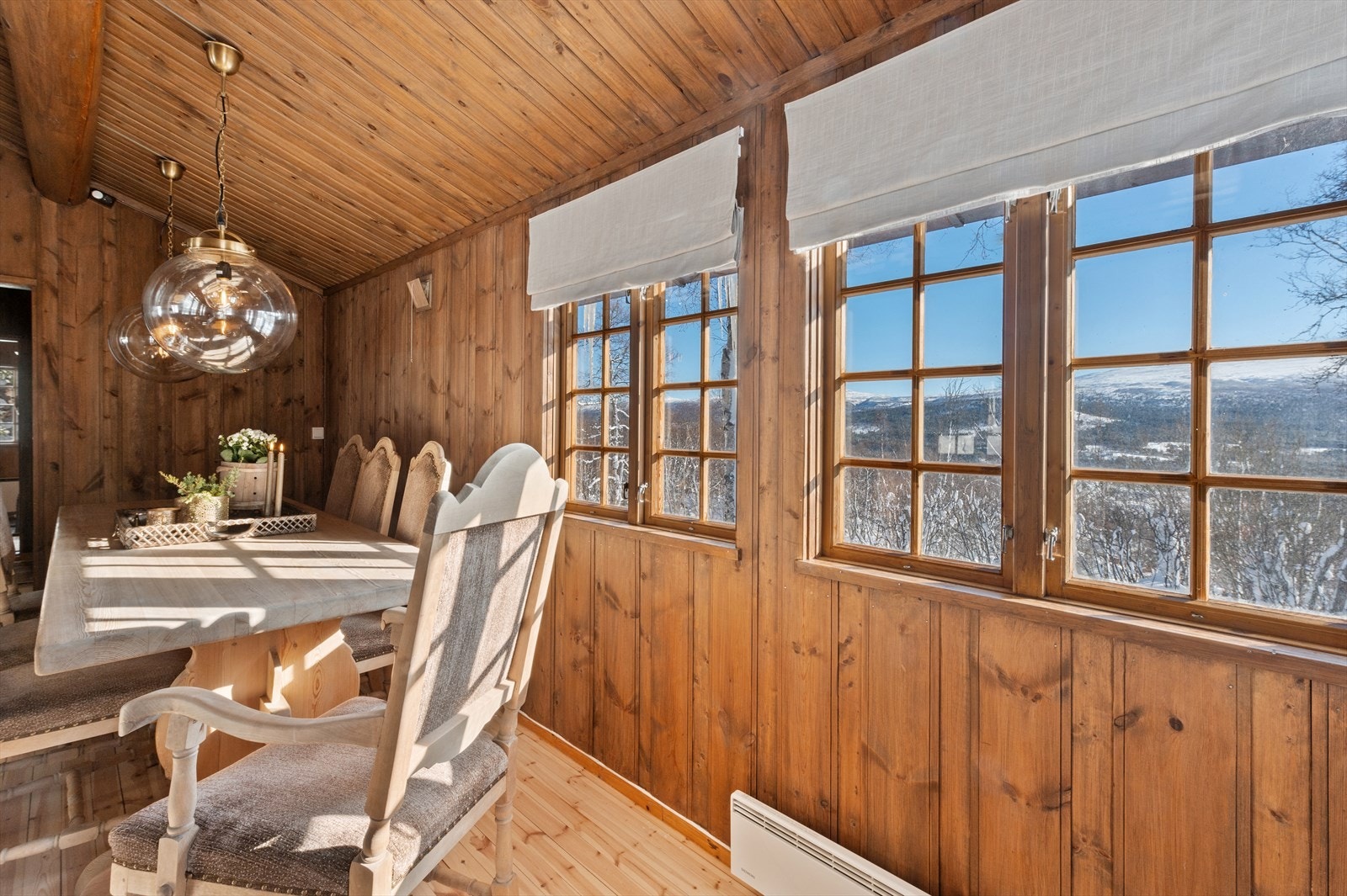 Stue med plass for spisebord Galleribilde