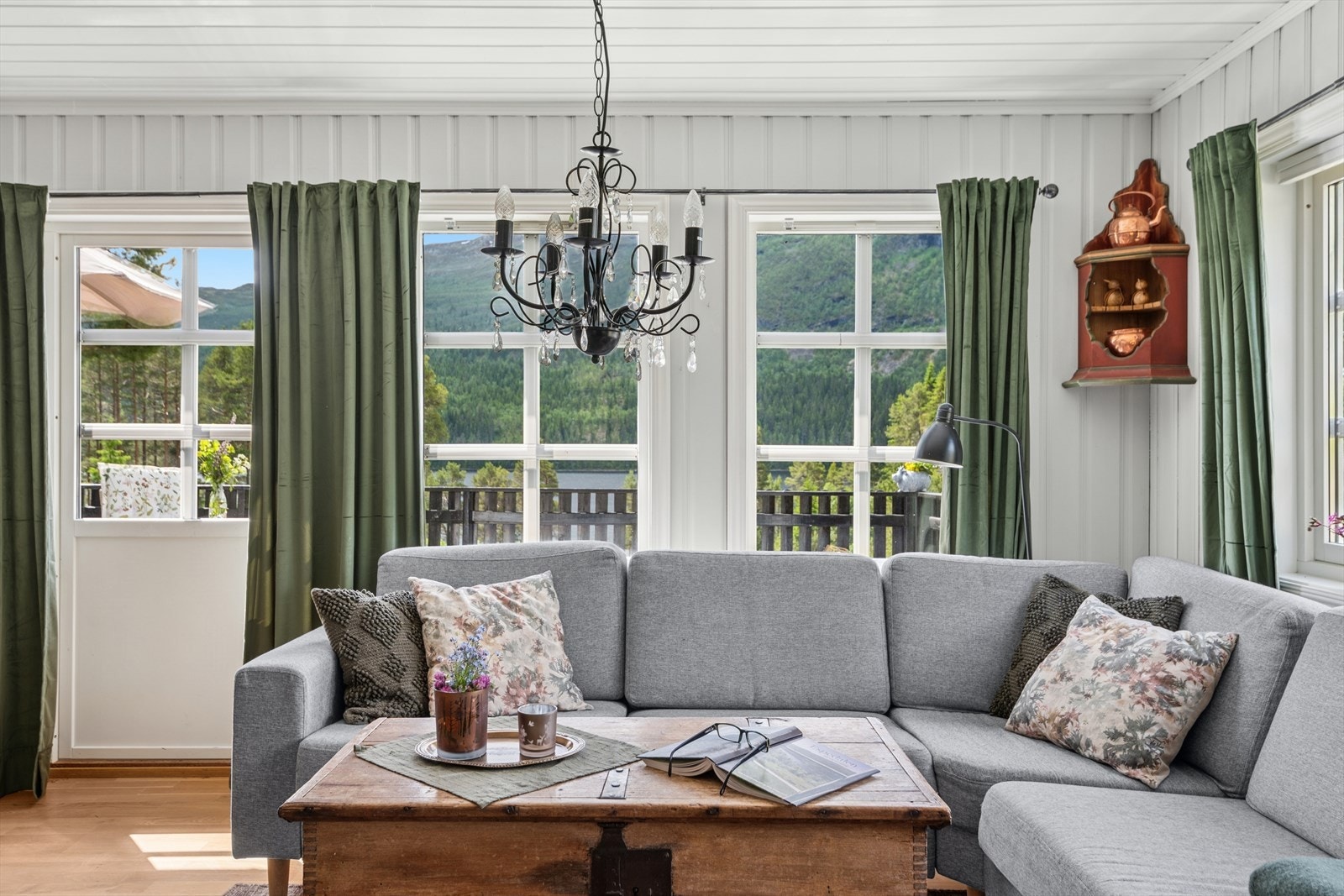 Utsikt til Espedalsvannet. Galleribilde