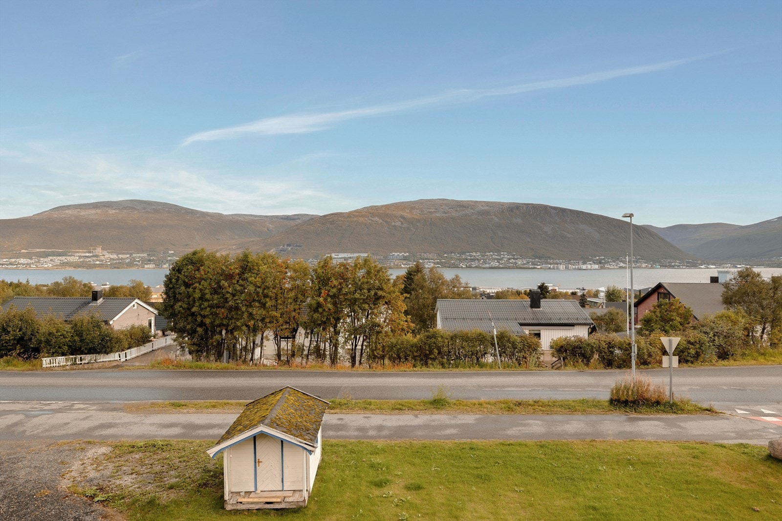 Utsikt mot Tomasjord og Tromsdalen. Galleribilde