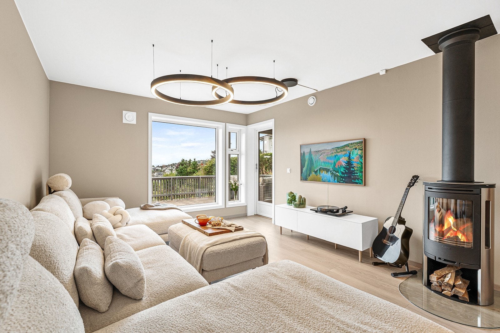 Fra stuen er det utgang til egen terrasse. Galleribilde