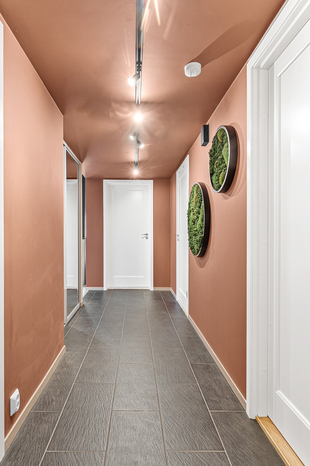 Gang / Entrè. Galleribilde