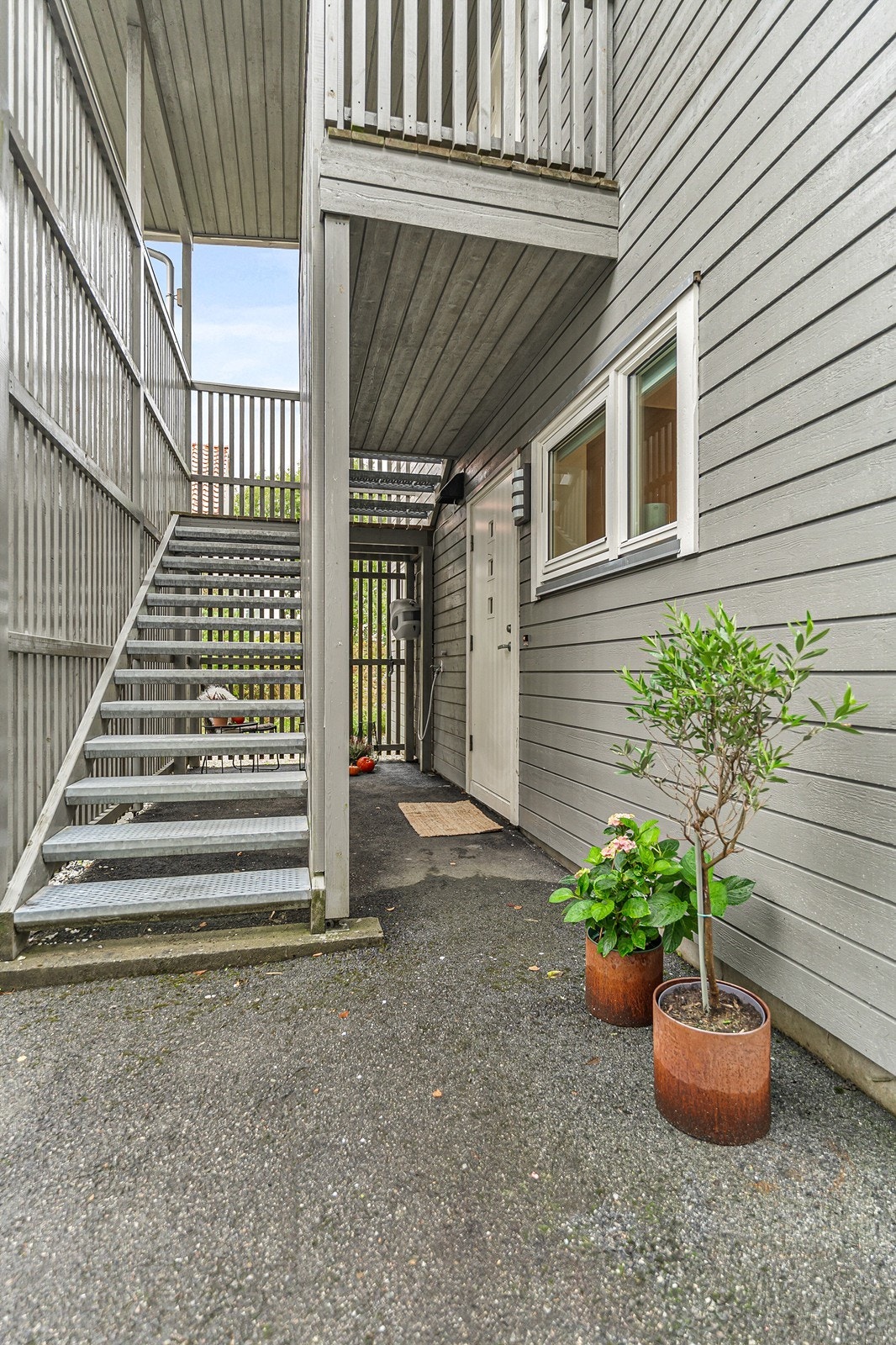 Leiligheten har trappefri adkomst. Galleribilde