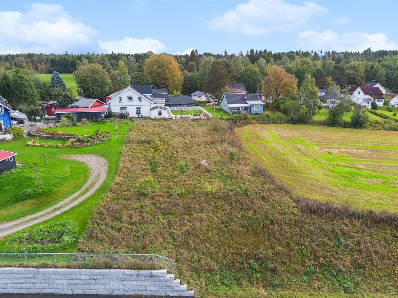 Kort veit til både barnehage og skole. Galleribilde