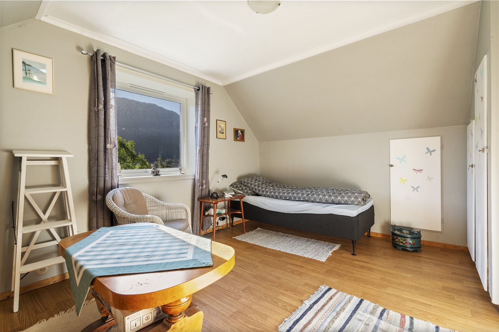 Soverom i loftsetasjen. Galleribilde