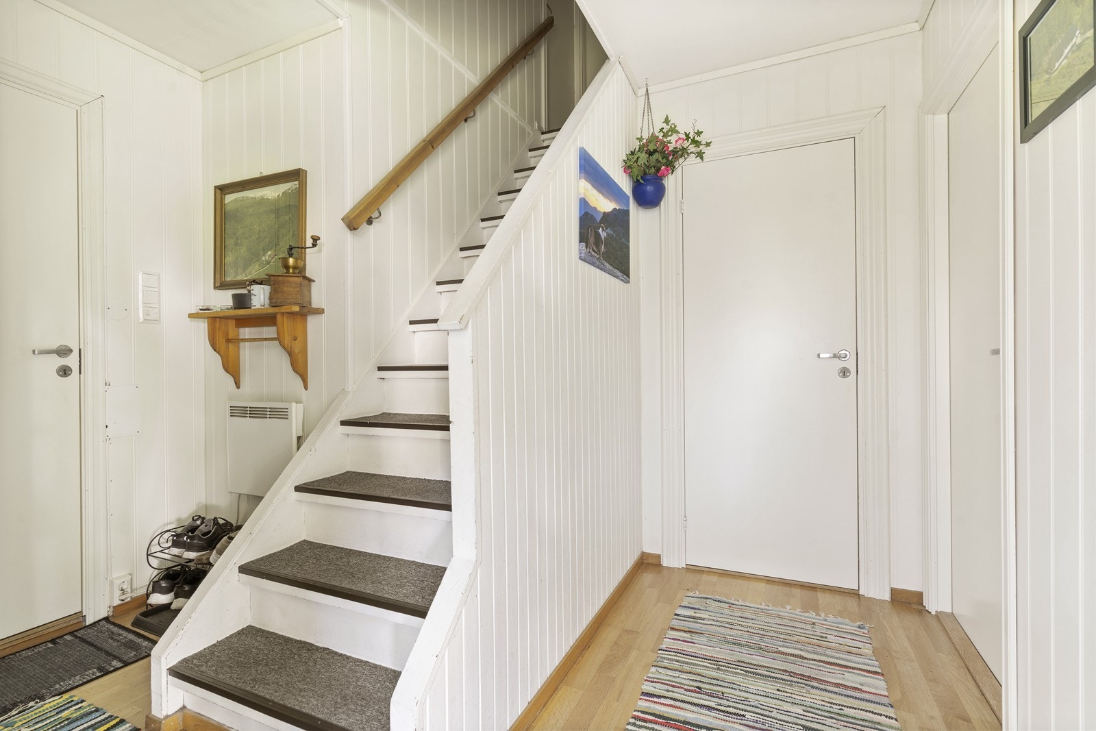 Gangen i hovedetasjen. Galleribilde