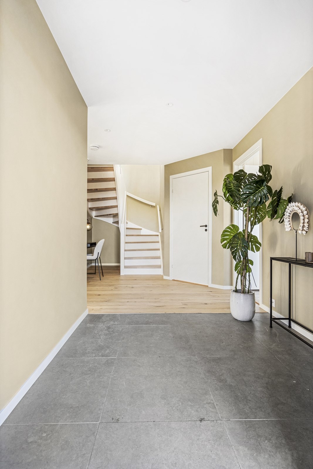 Hall / gang Galleribilde