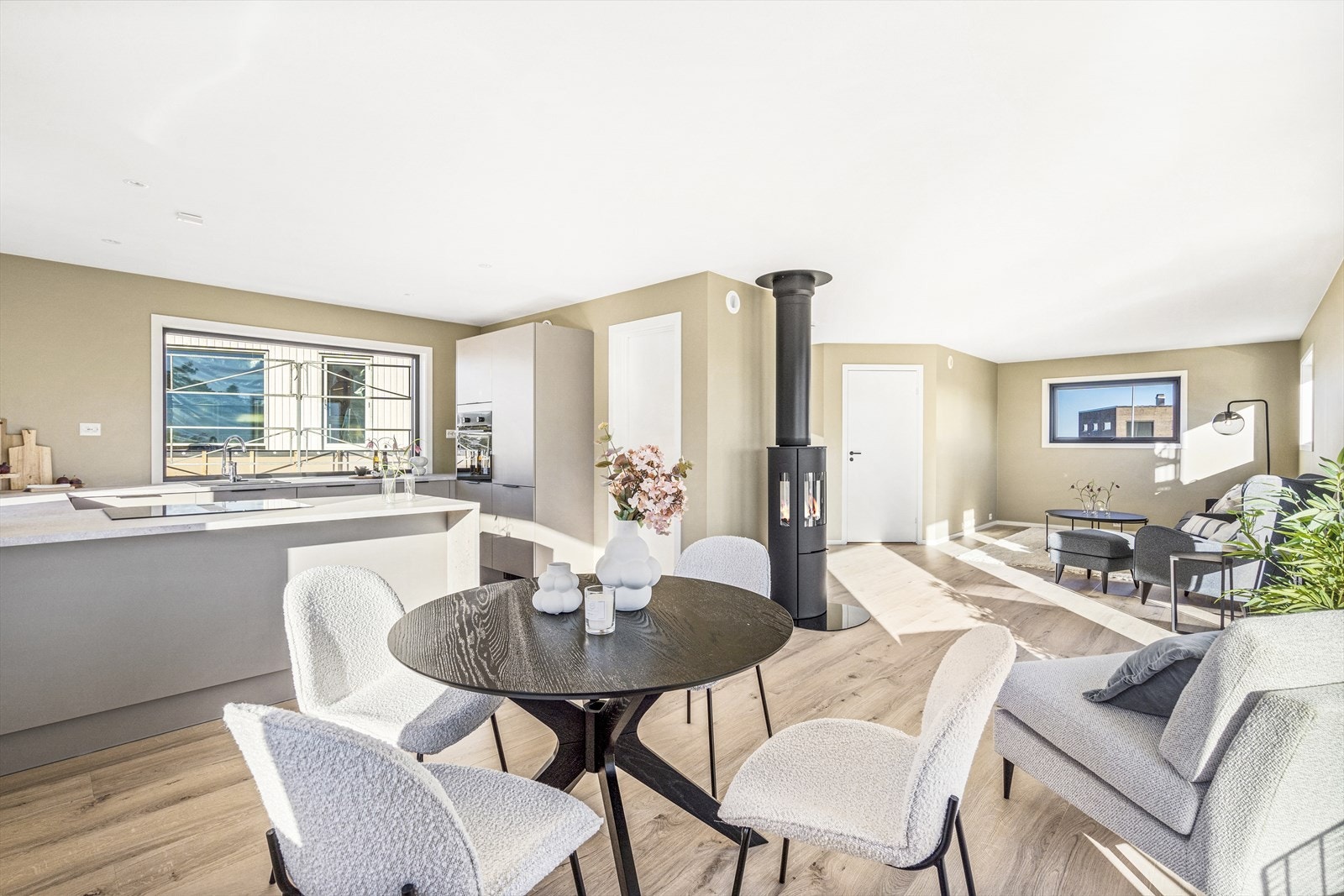 Spisestue / kjøkken Galleribilde