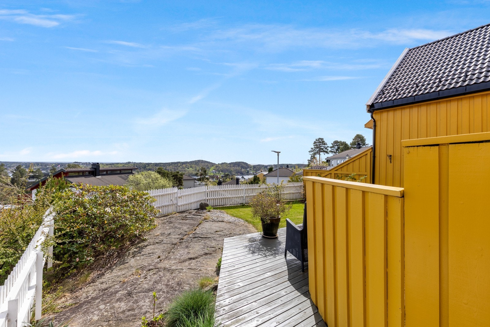 Nydelig, lettstelt hage Galleribilde