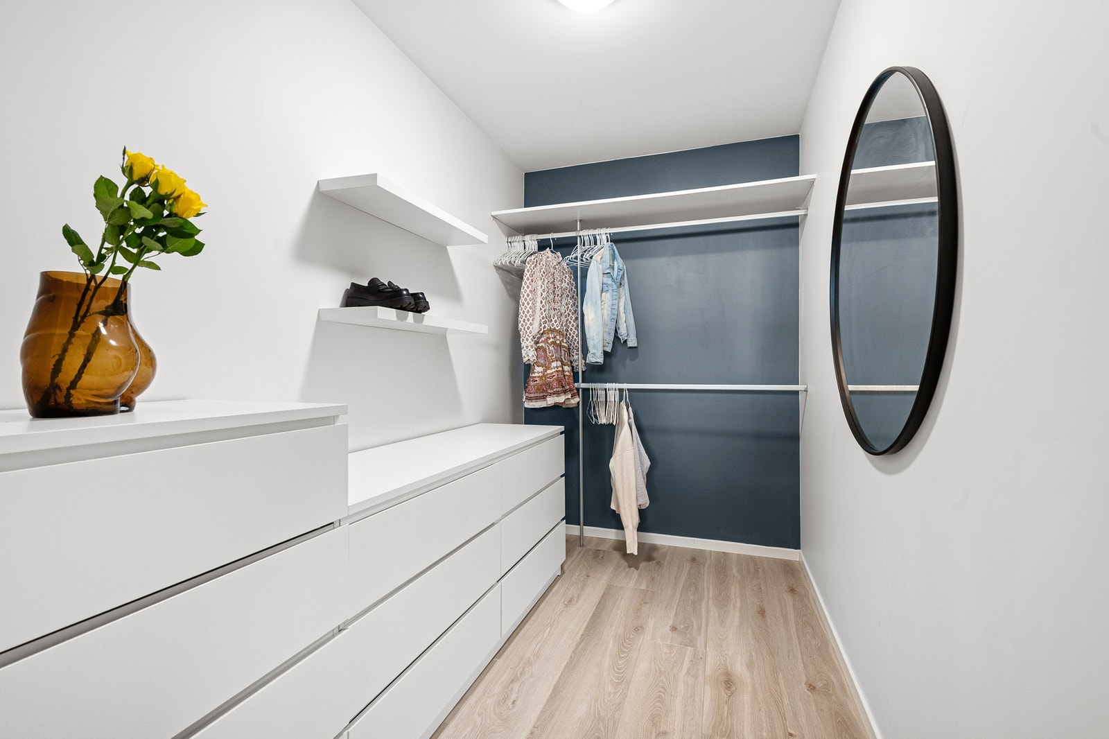 Walk-in. Galleribilde