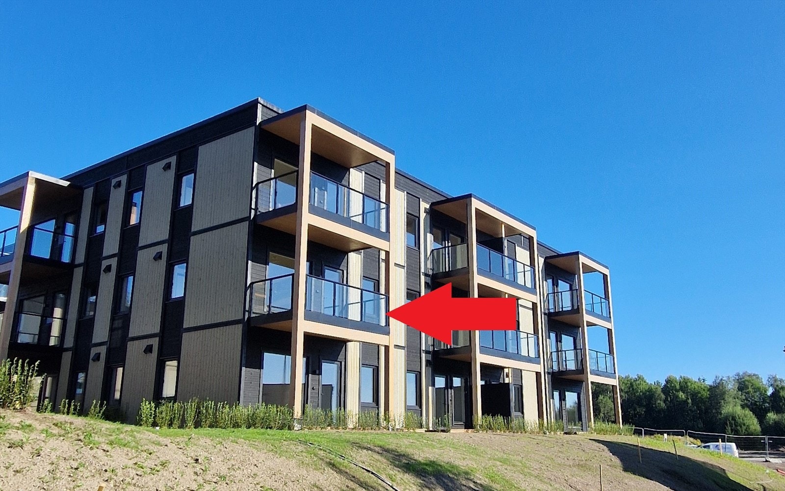 Leiligheten ligger flott til på sydhjørnet i bygget. Galleribilde