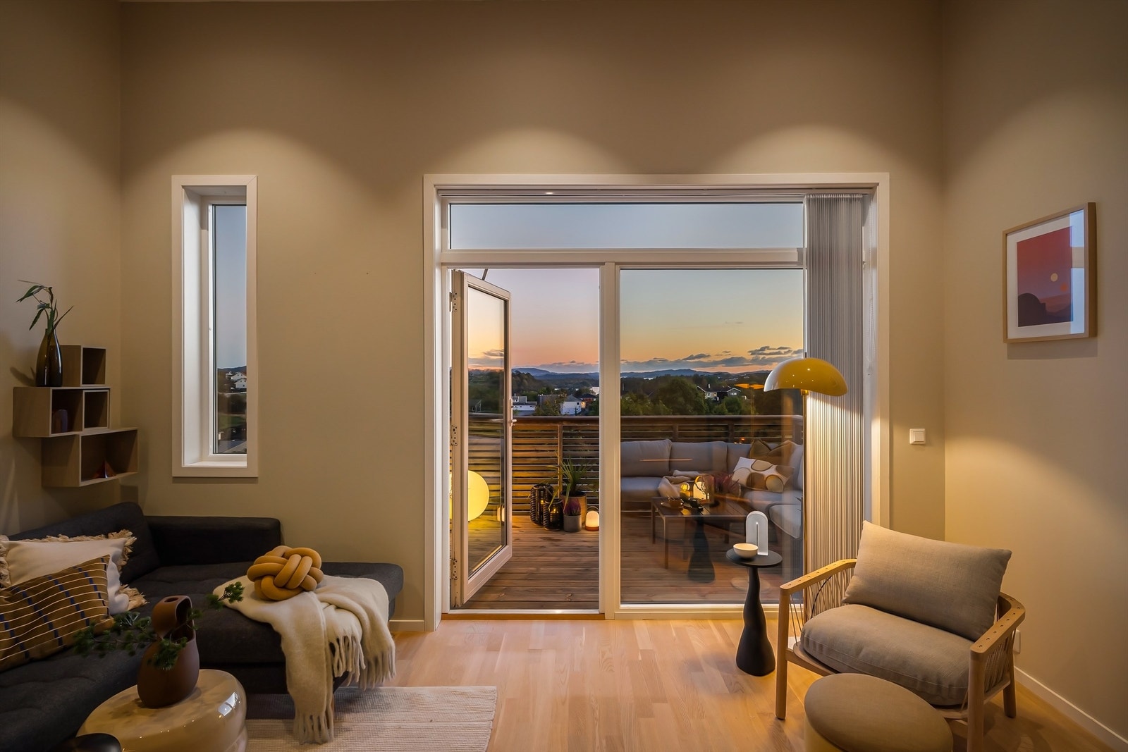 Verandaen har blitt mye brukt og blir som et ekstra rom sommerstid. Galleribilde