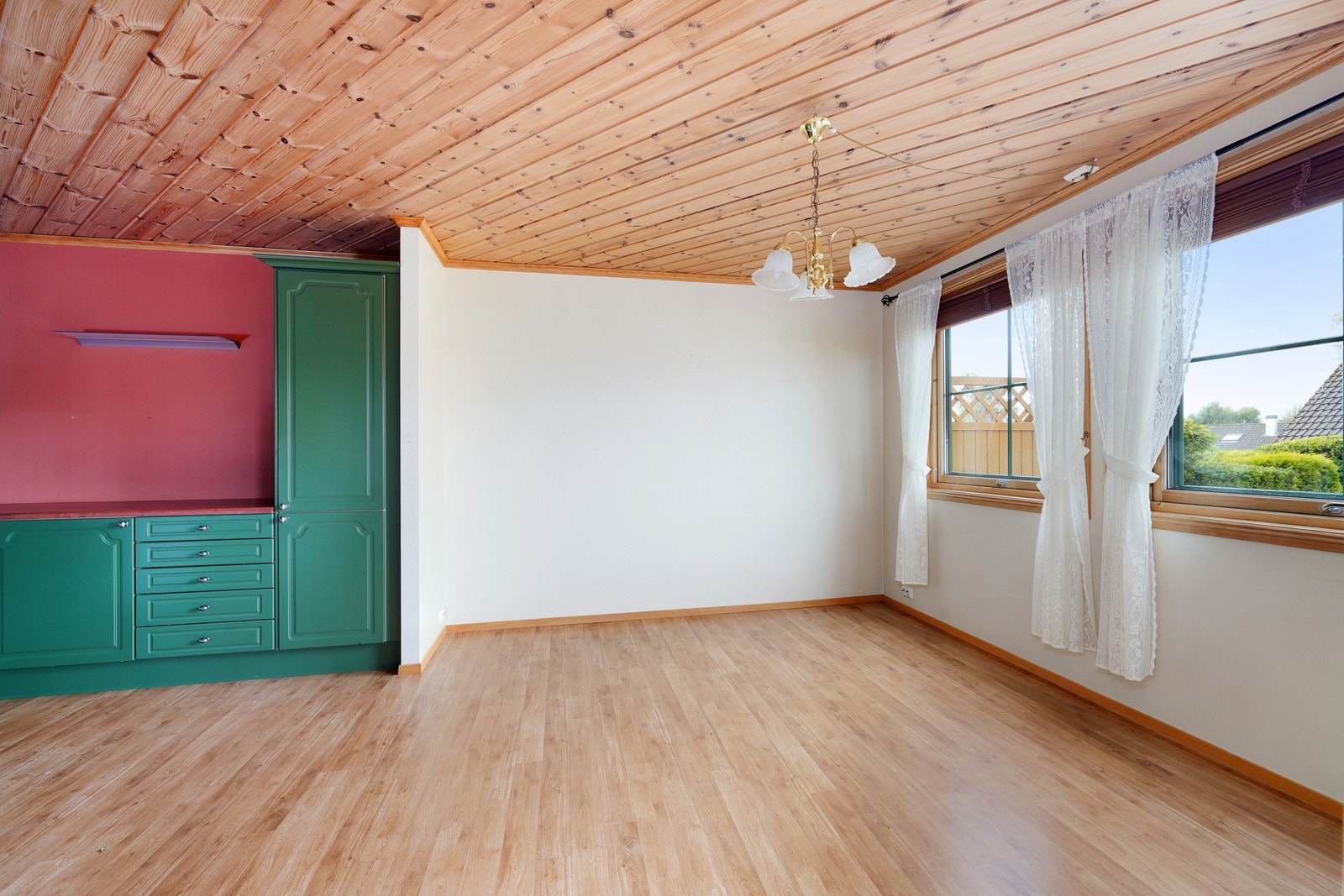 Store vinduer også ved spiseområdet Galleribilde