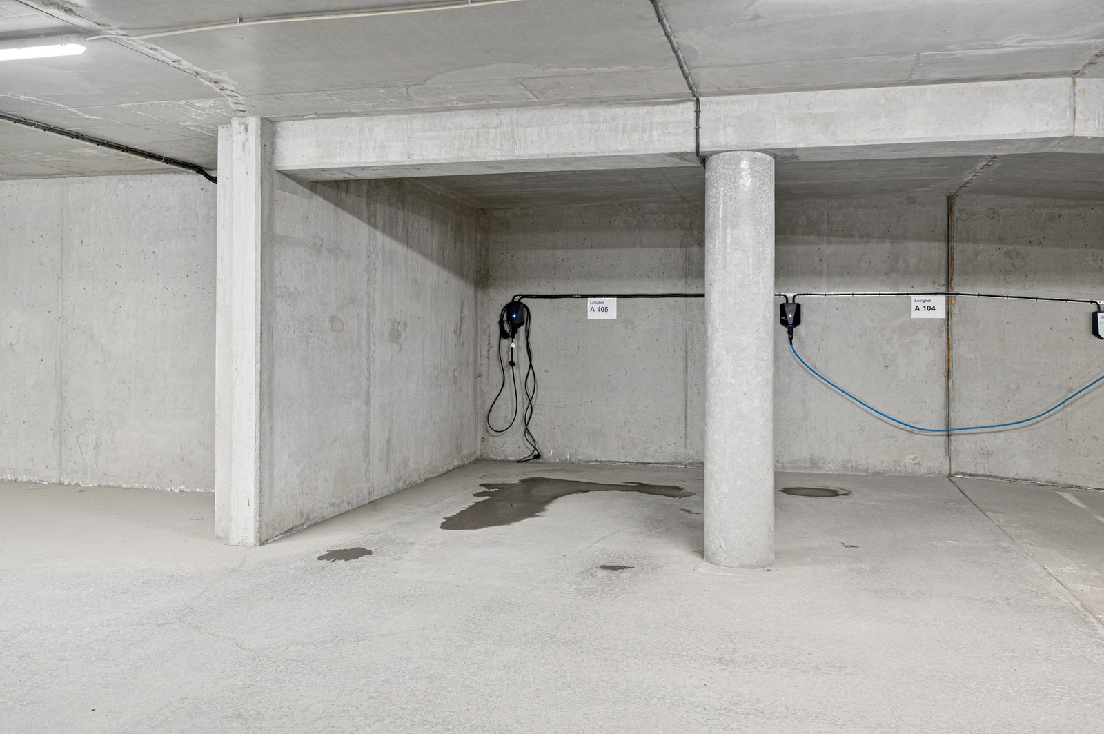Leiligheten har fast plass i parkeringskjeller. Galleribilde