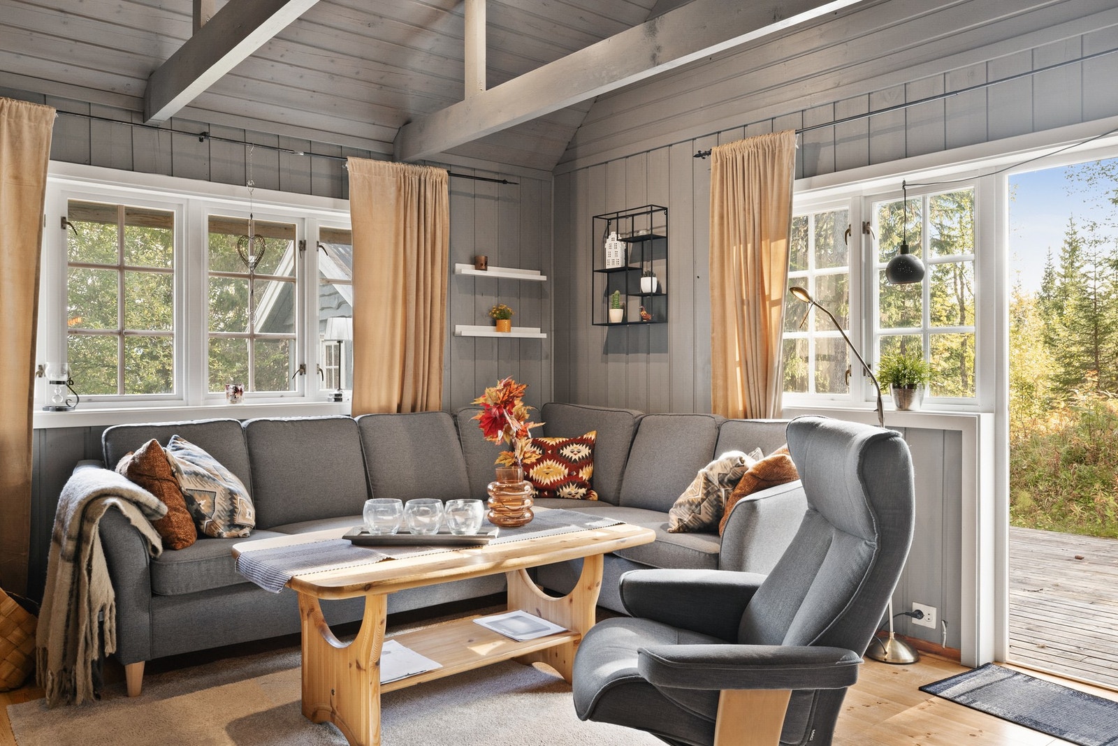 Utgang til trivelige uteomgivelser Galleribilde