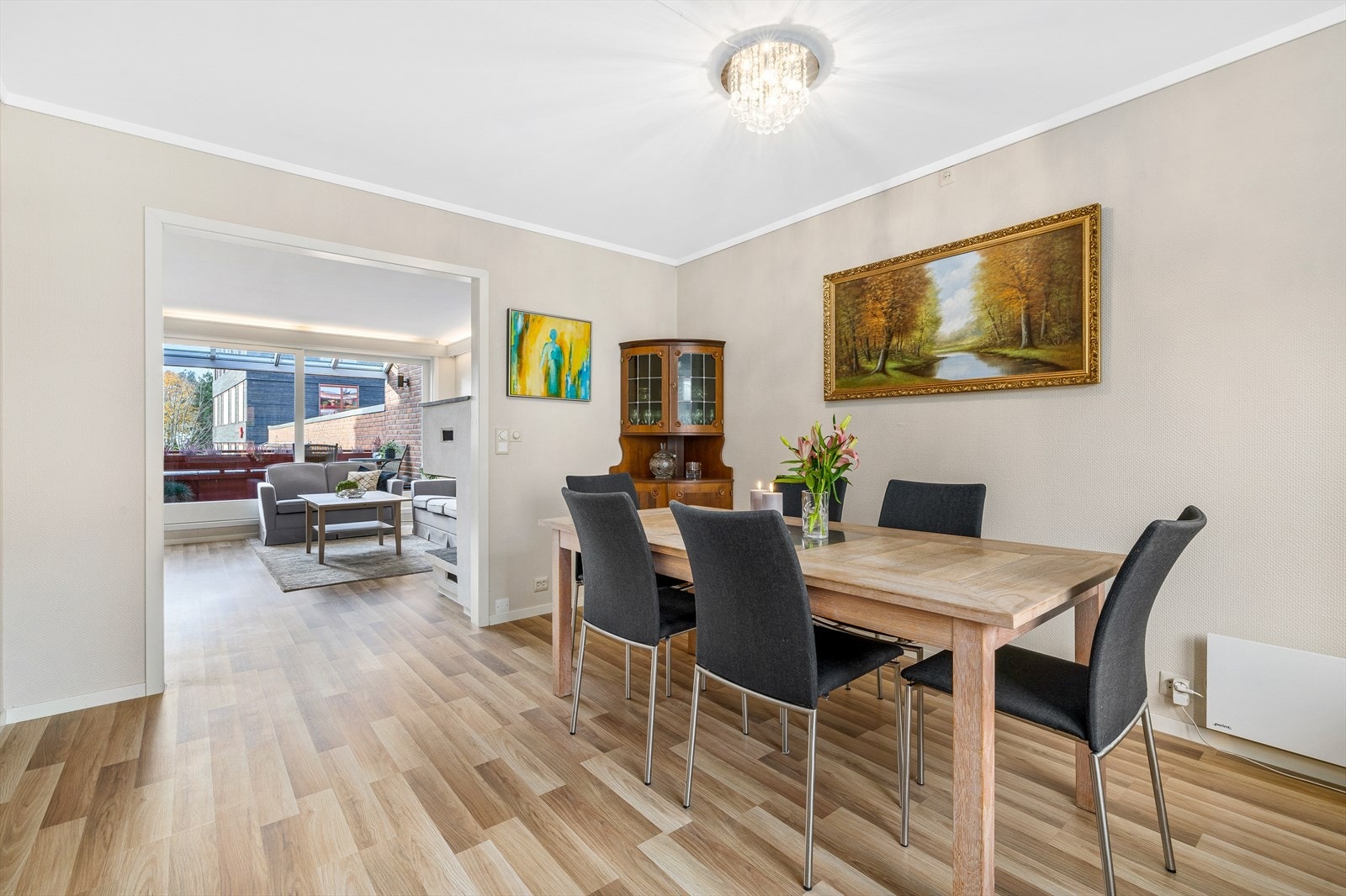 Spisestue/soverom II Galleribilde