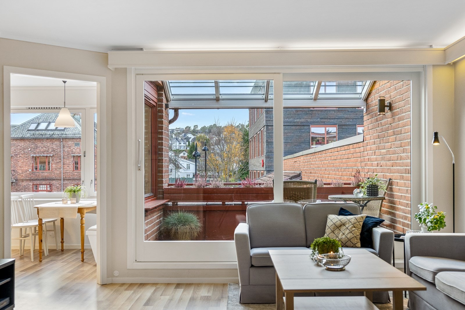 Utsyn fra stue Galleribilde