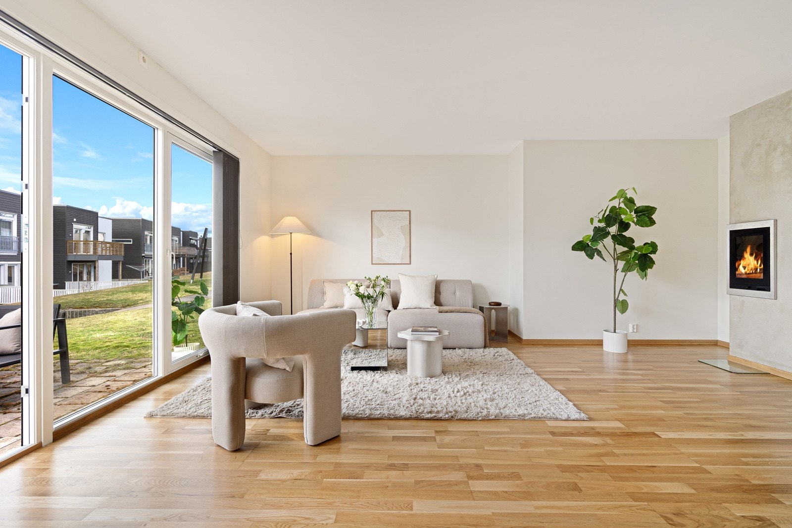 Velkommen til denne flotte leiligheten i byggets 1.etasje! Galleribilde