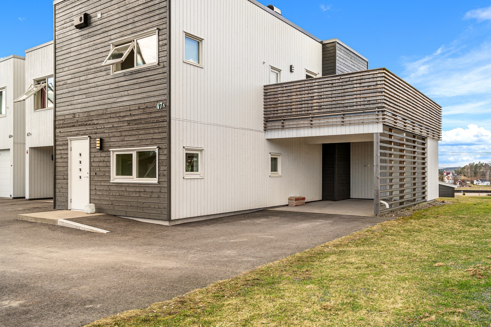 Fine parkeringsmuligheter utenfor egen dør Galleribilde