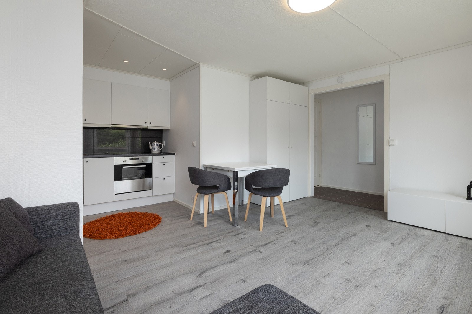 Innvendige overflater og dør ble nylig oppgradert i 2021. Galleribilde