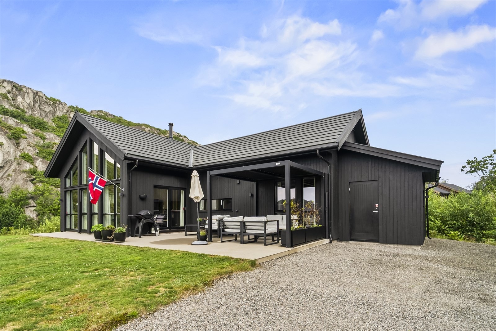 Marius Kjørkleiv ønsker velkommen til Bådnesveien 10! Galleribilde