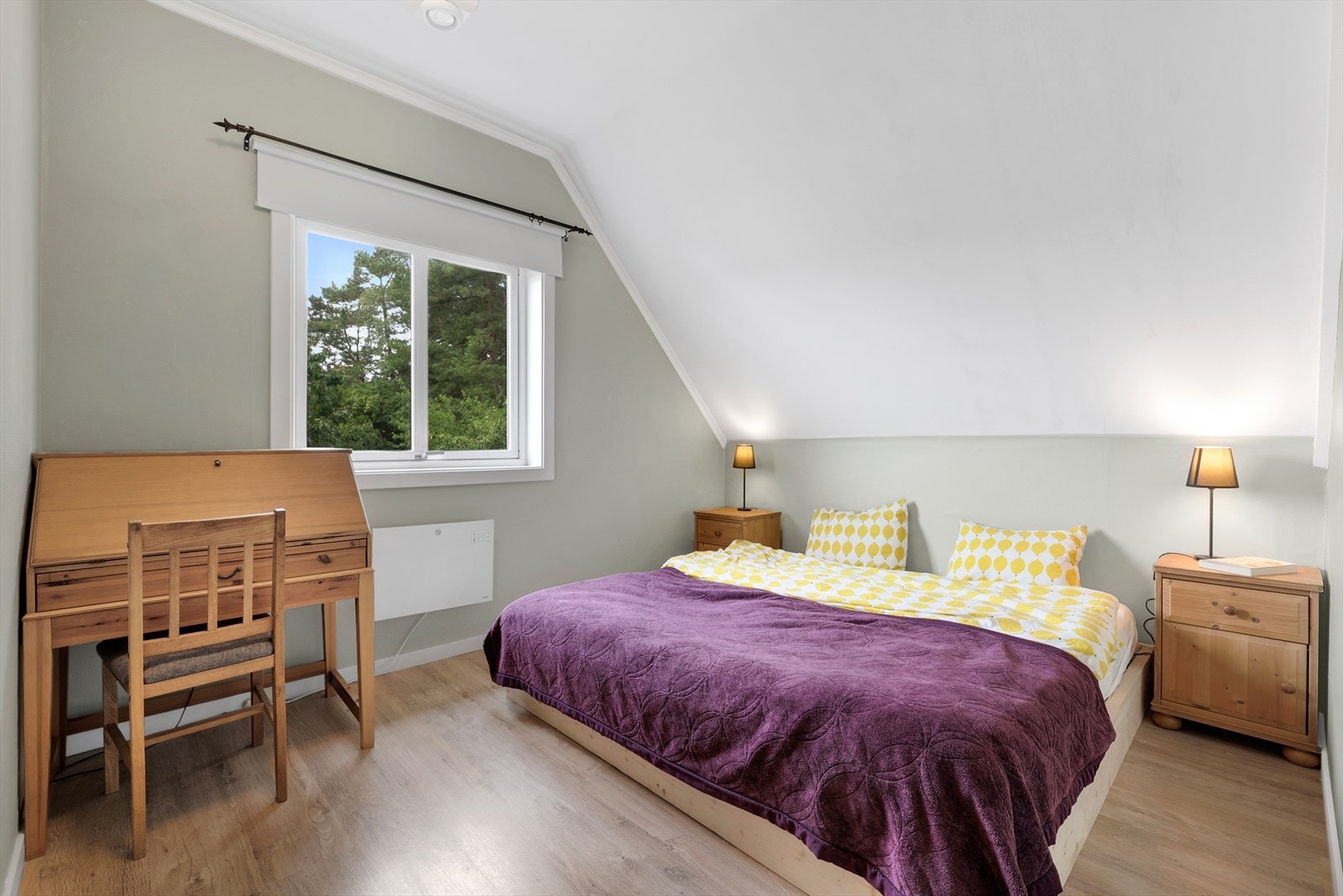 I andre etasje finner du boligens soveromsavdeling med hele fire gode soverom. Galleribilde