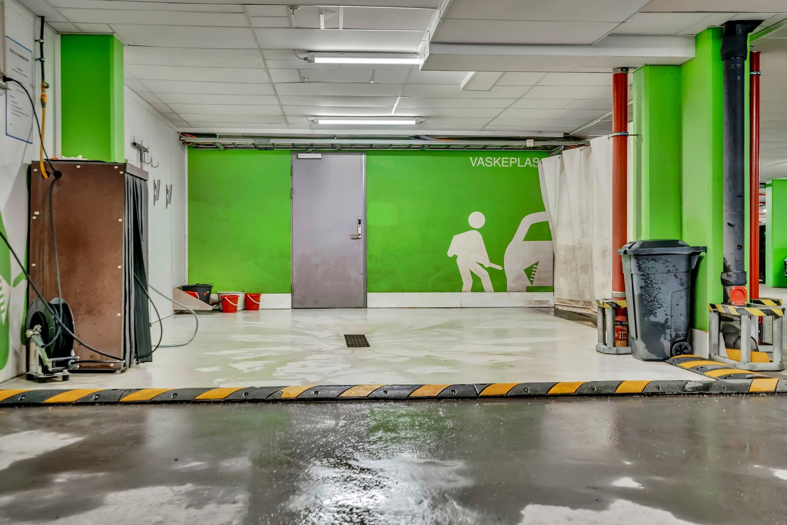 Sameiet har flotte fellesområder som bilvask, sykkelparkering og sykkelverksted/smørebod. Galleribilde