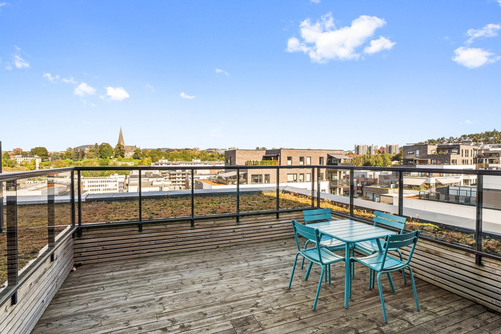 Felles takterrasse med sol hele dagen om ønskelig Galleribilde