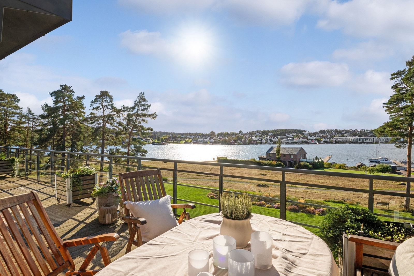 Panoramautsikt mot innseilingen til Tønsberg - en utsikt som forandrer seg med årstidene. Galleribilde