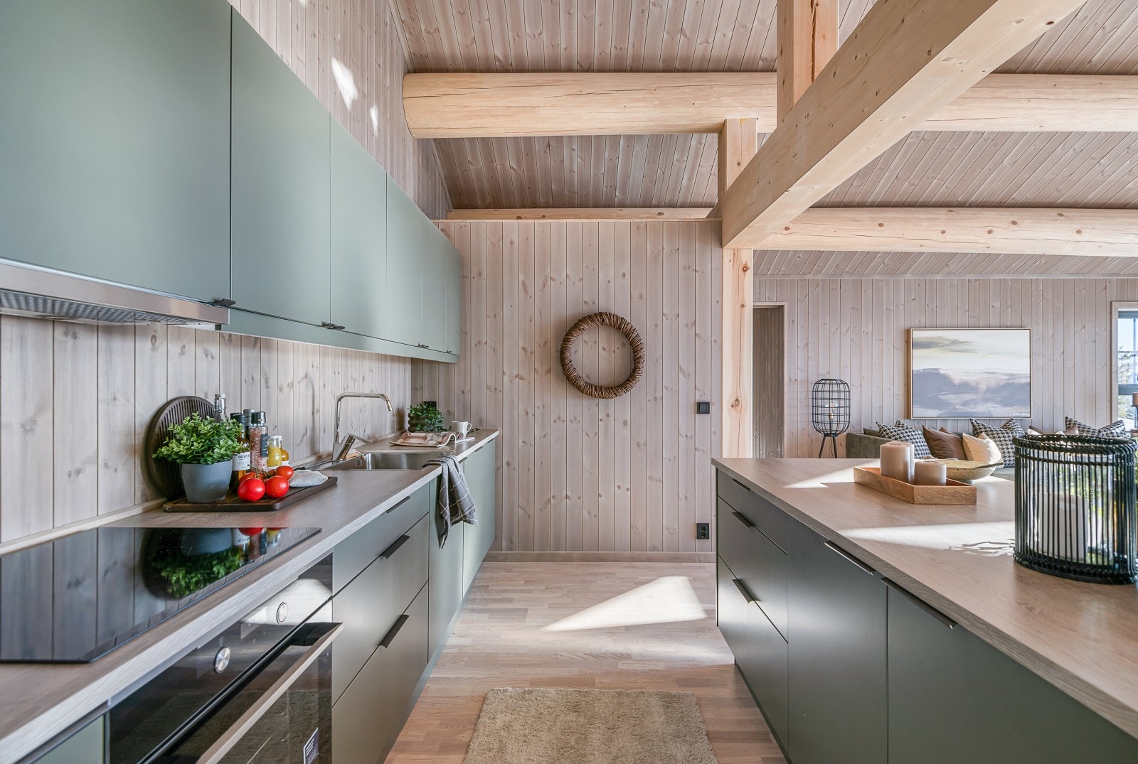 Moderne innredning fra Sigdal av typen "Uno palett" i tidsriktig grønntone. Galleribilde