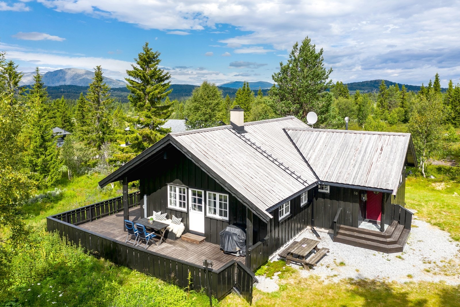 På Golsfjellet vest er det lang solgang året rundt. Galleribilde