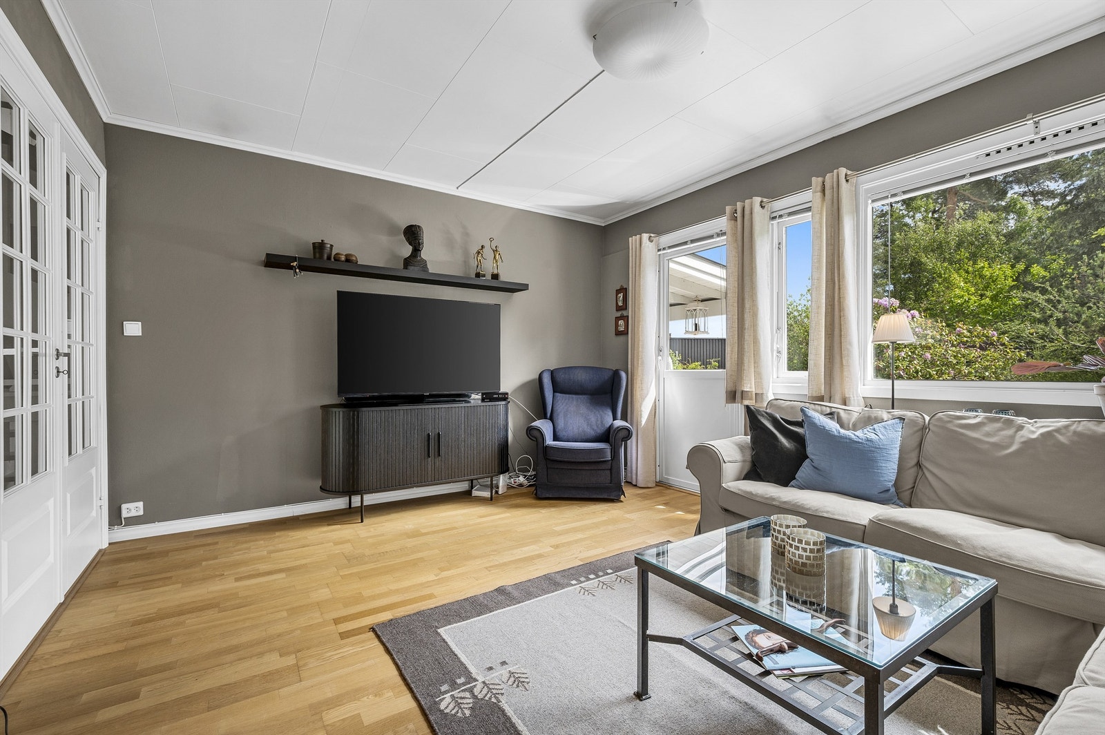 Soverom / tv-stue med tilgang til terrasse Galleribilde