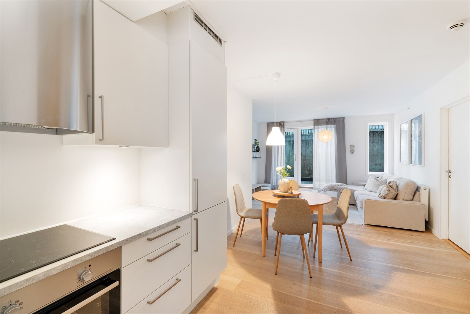 Kjøkken og stue i åpen løsning Galleribilde