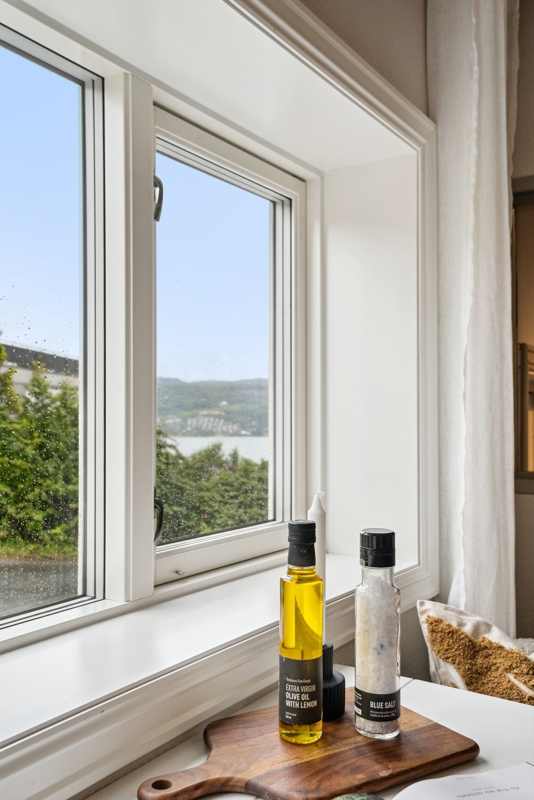 Utsikt fra kjøkkenet i hybelen. Galleribilde