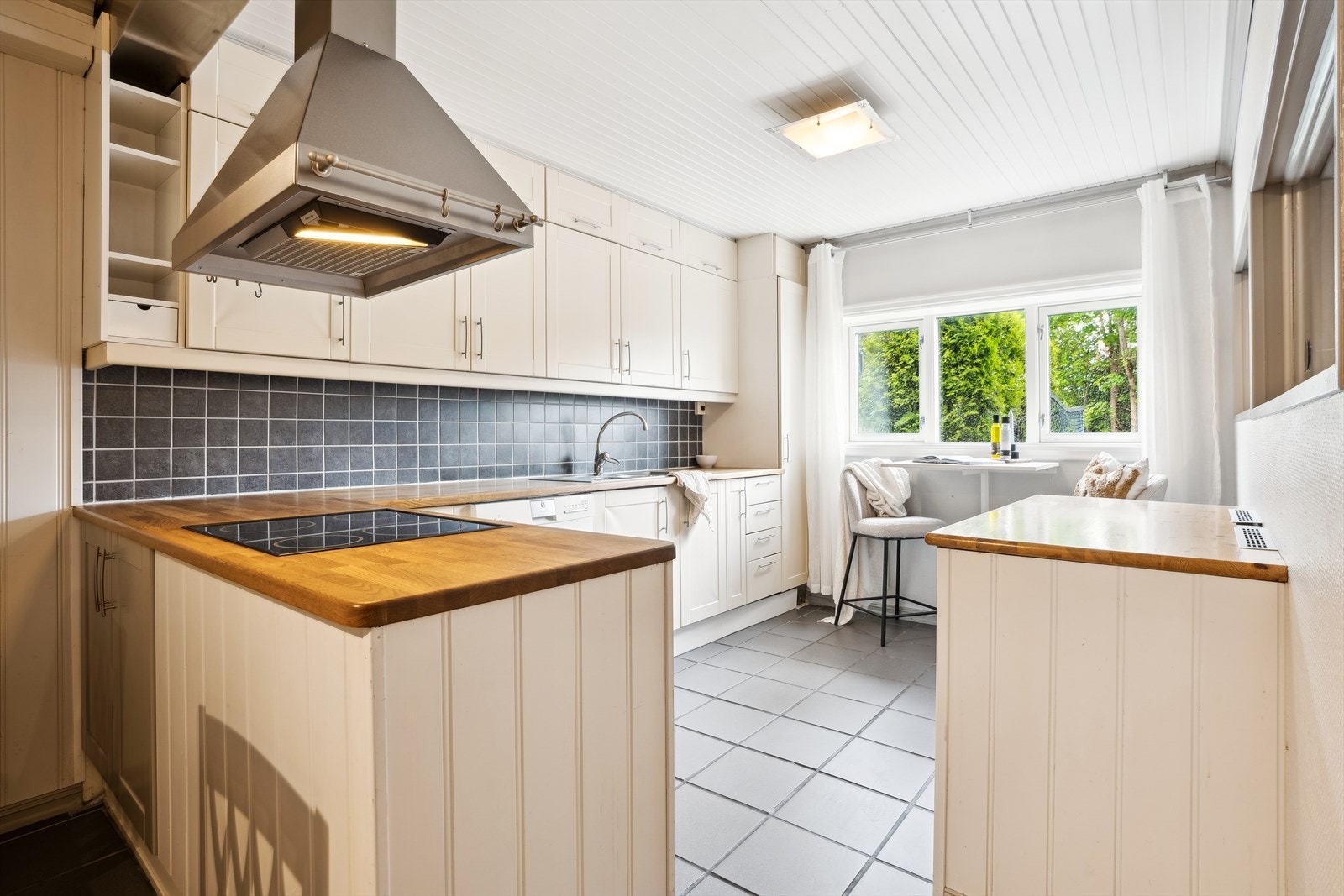 Kjøkken i hybel. Galleribilde