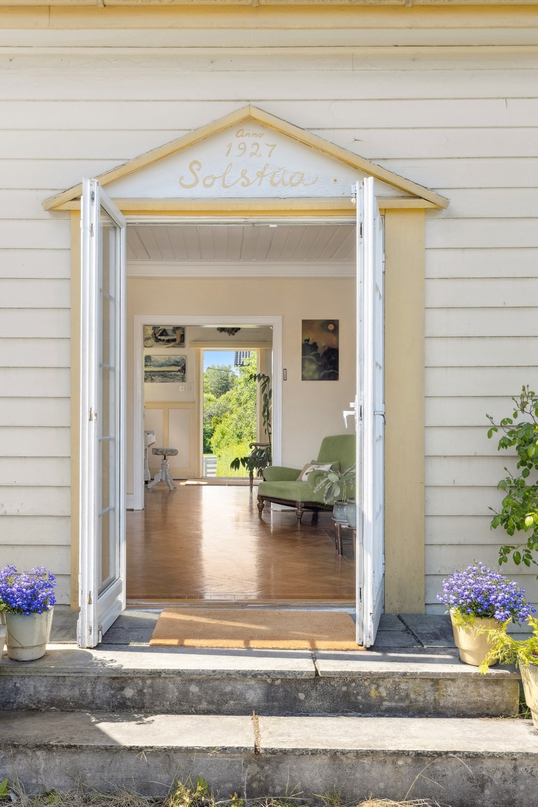 Solstua ble oppført i 1927, og det historiske preget er bevart med kjærlighet og respekt. Galleribilde