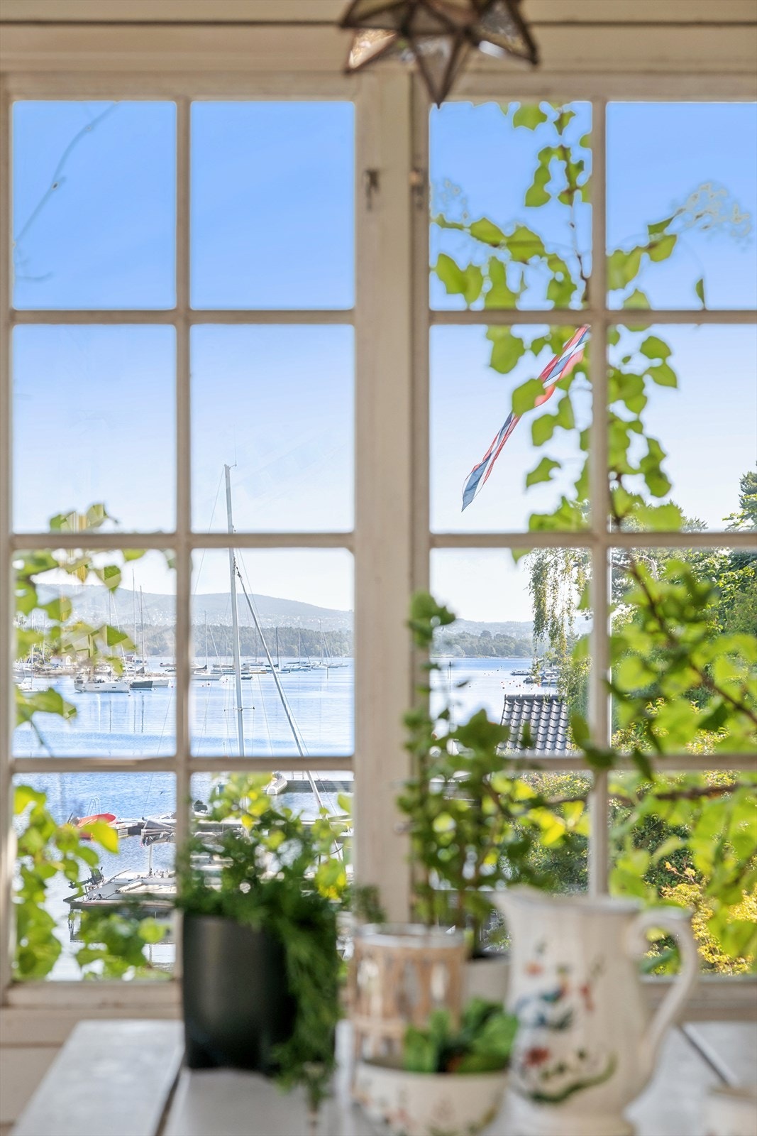 Utsikten fra lysthuset "Styrbord" ut over Snarøykilen. Galleribilde