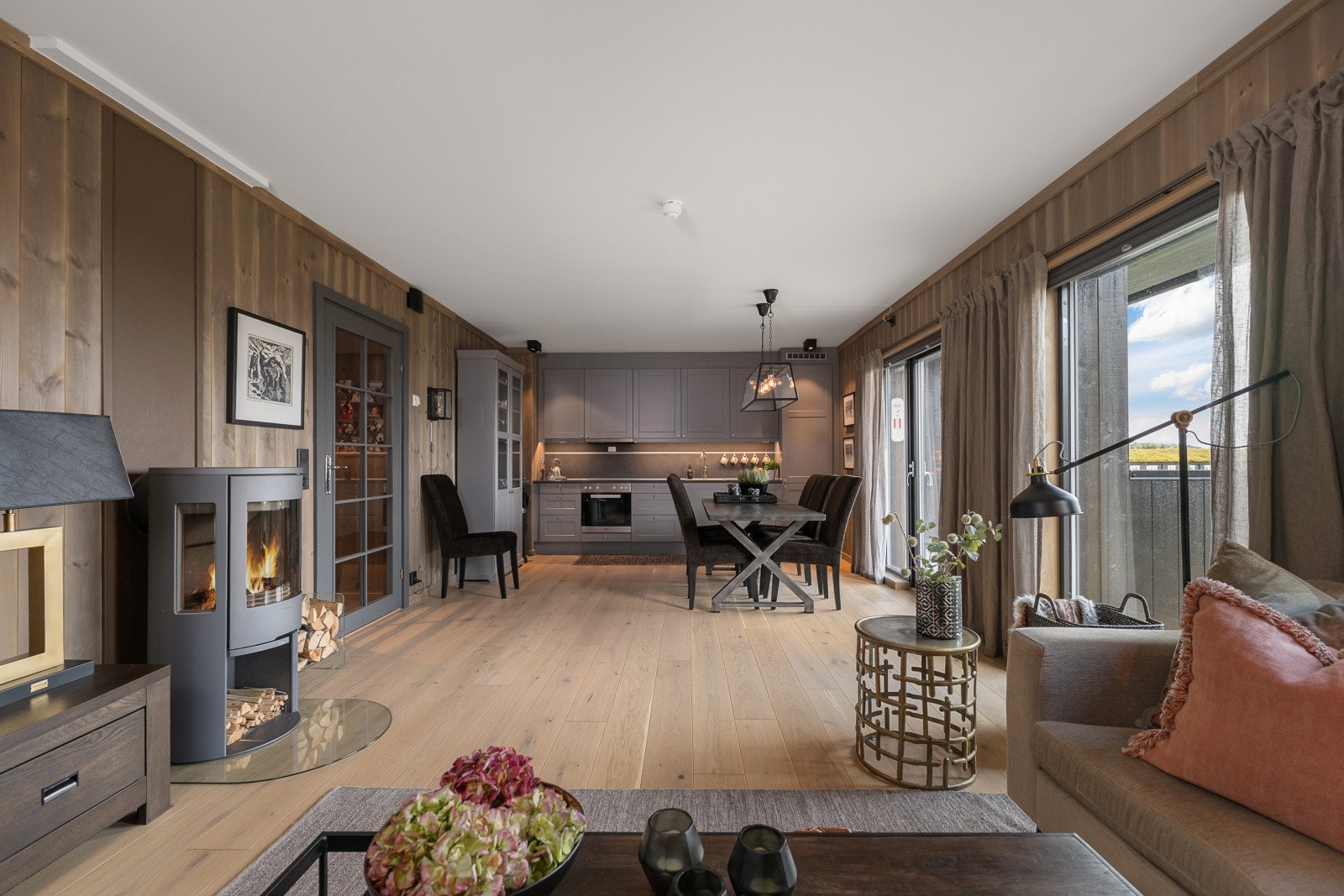 DNB Eiendom ved Martin Slåttholm Sønsteli har gleden av å presentere Nysætervegen 7C! Galleribilde