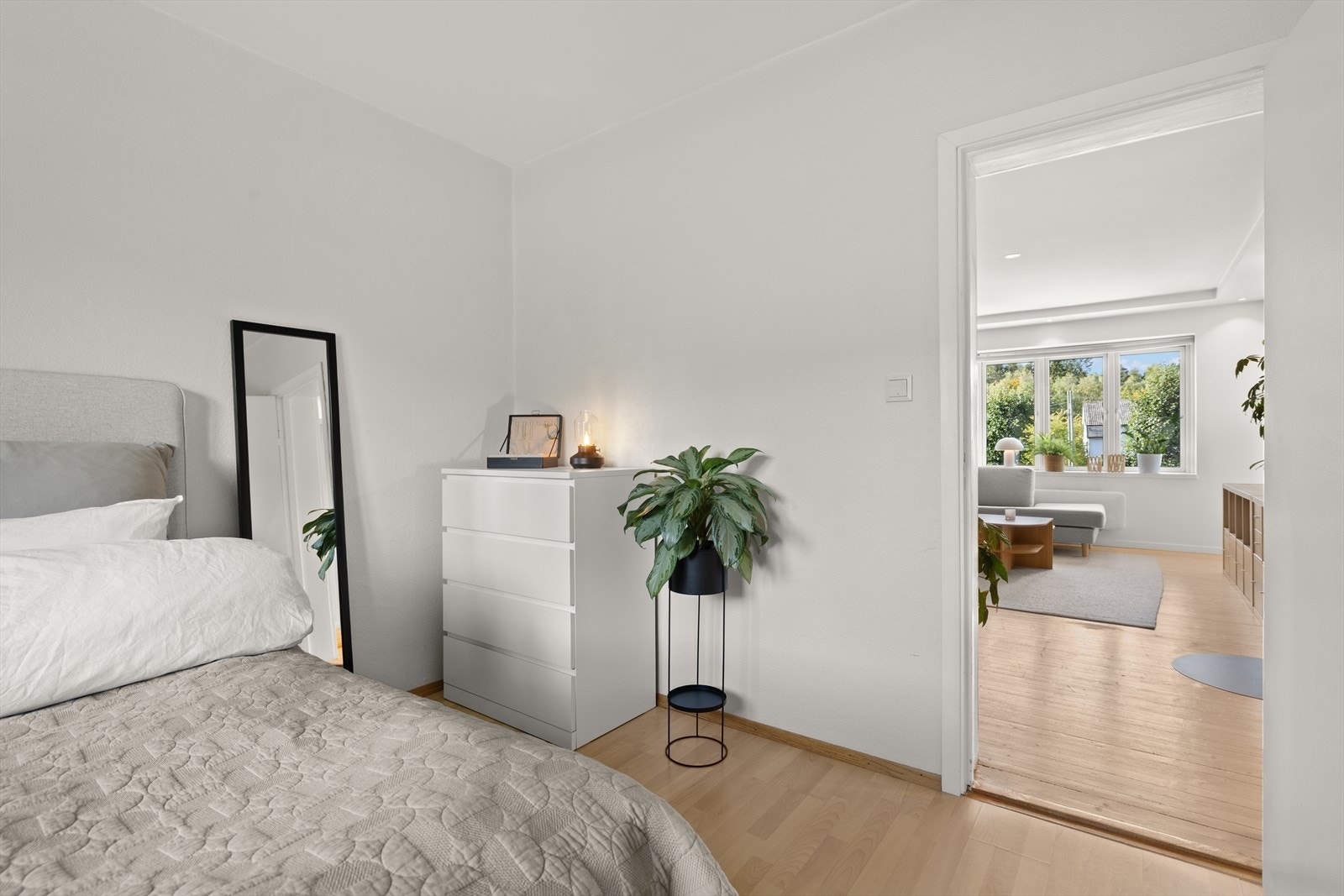 Rommets størrelse gir gode innredningsmuligheter. Galleribilde