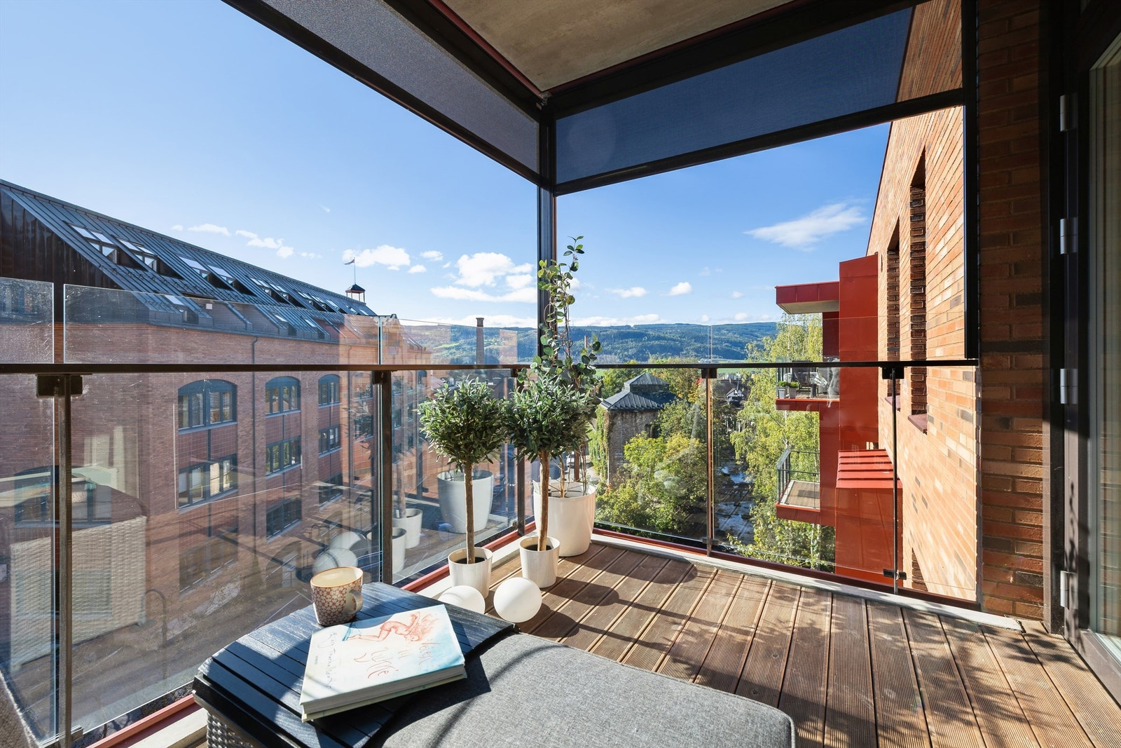 Høydepunktet er den flotte sørvendte terrassen med gode solforhold. Galleribilde